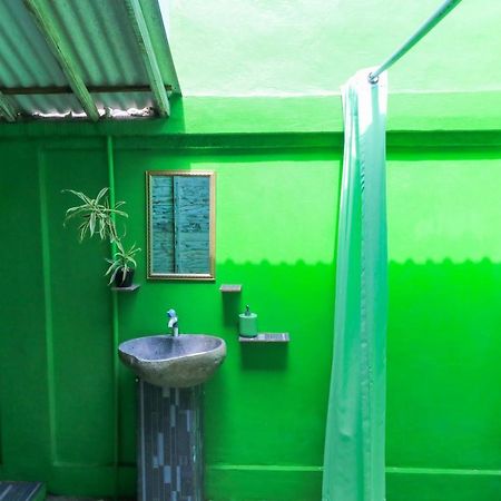 The Green Groves Hostel Nusa Lembongan  Bagian luar foto