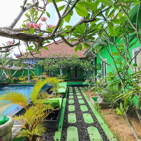 The Green Groves Hostel Nusa Lembongan  Bagian luar foto