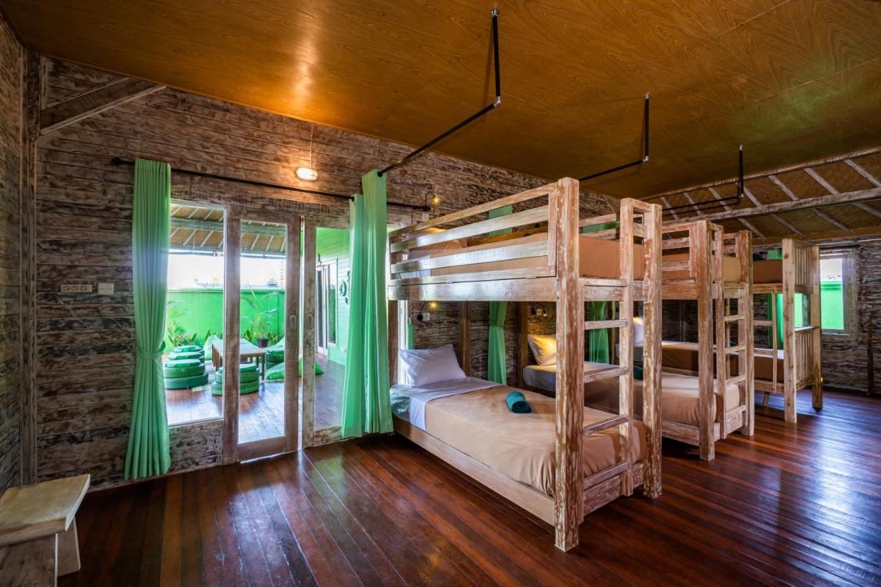The Green Groves Hostel Nusa Lembongan  Bagian luar foto