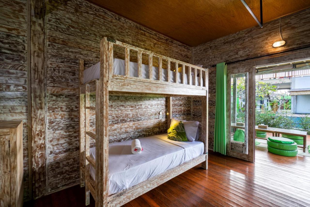 The Green Groves Hostel Nusa Lembongan  Bagian luar foto
