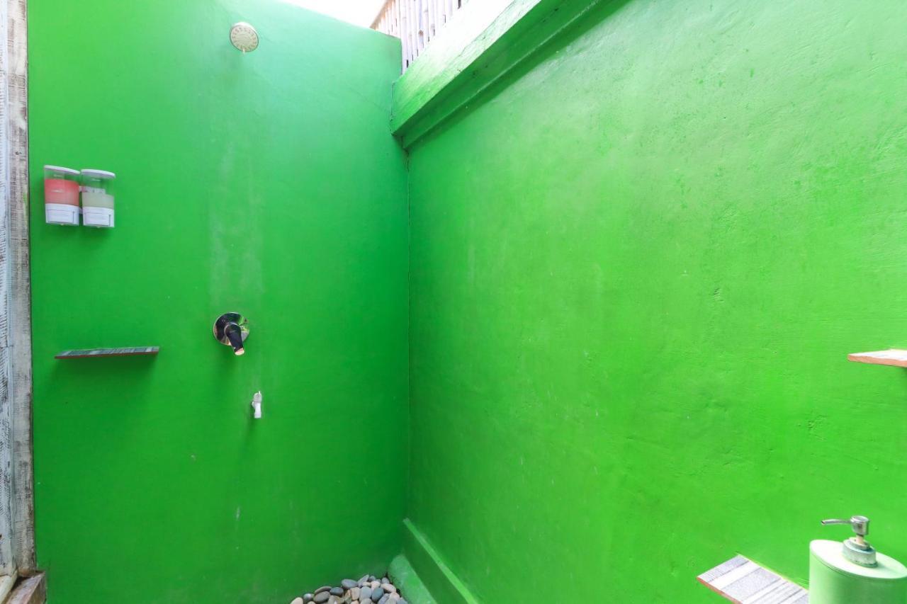 The Green Groves Hostel Nusa Lembongan  Bagian luar foto