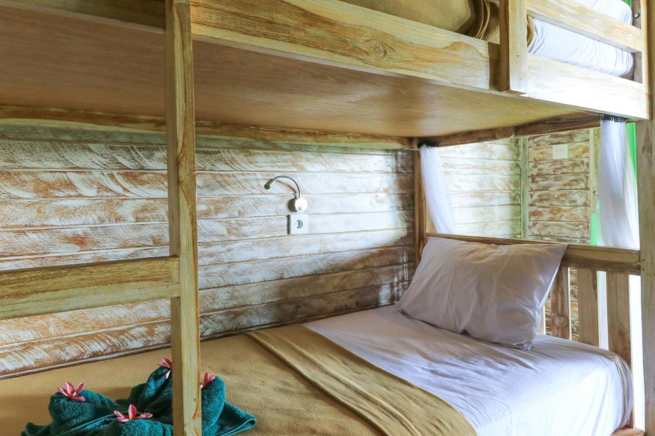 The Green Groves Hostel Nusa Lembongan  Bagian luar foto