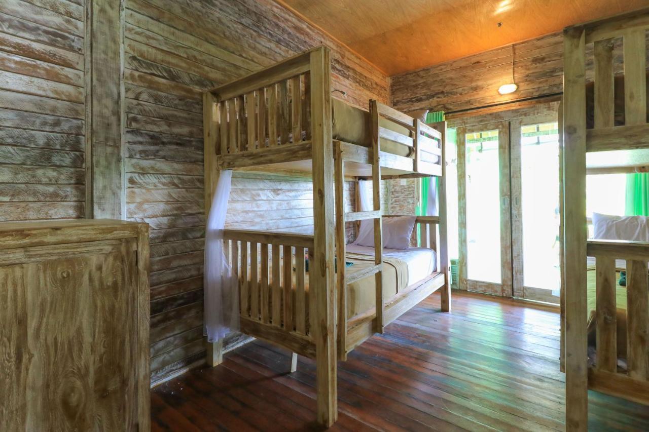 The Green Groves Hostel Nusa Lembongan  Bagian luar foto