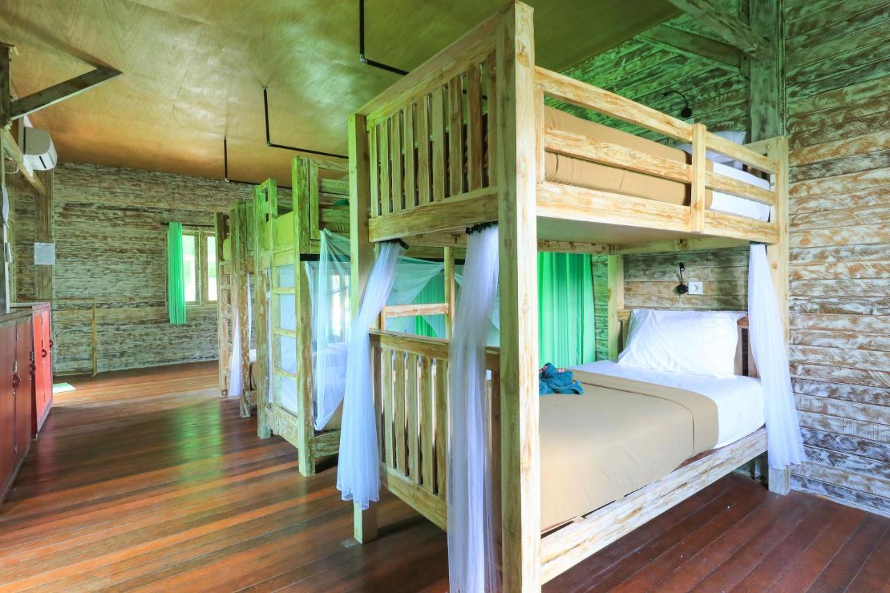 The Green Groves Hostel Nusa Lembongan  Bagian luar foto