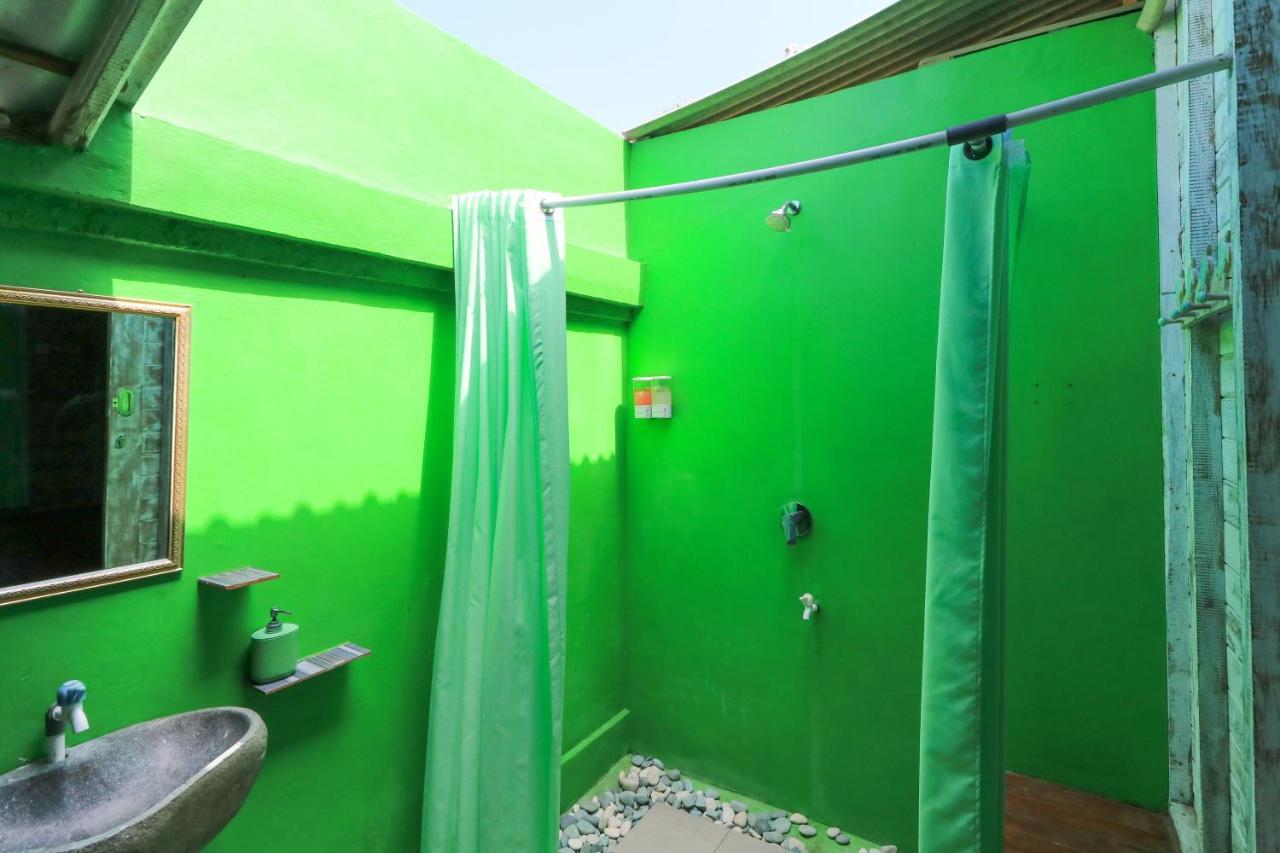The Green Groves Hostel Nusa Lembongan  Bagian luar foto