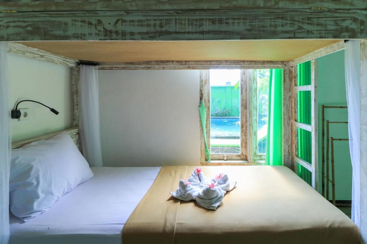 The Green Groves Hostel Nusa Lembongan  Bagian luar foto