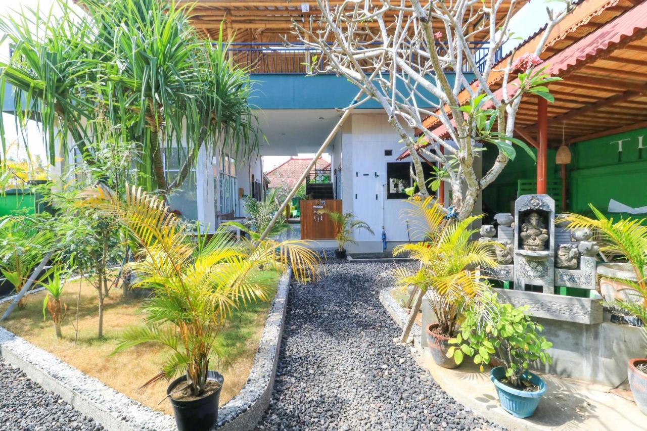 The Green Groves Hostel Nusa Lembongan  Bagian luar foto